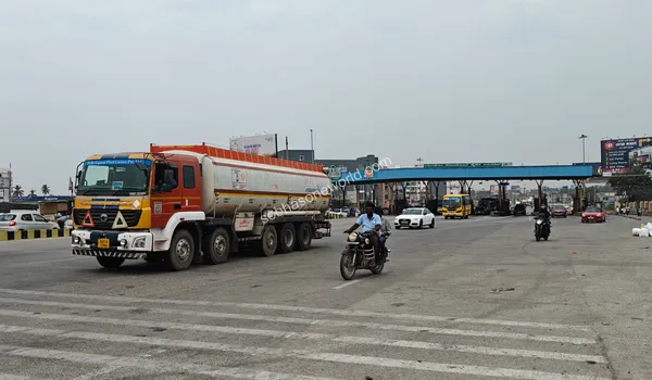 Landscape view of the arterial roads connecting the Hoskote Toll area to the Sobha One World entrance