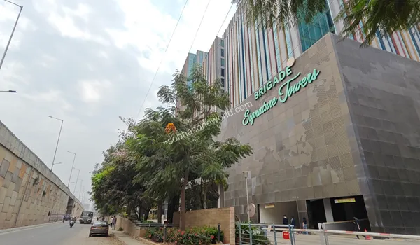 Lush green landscaping surrounding the modern corporate workspaces offering excellent employment hubs for Sobha One World residents