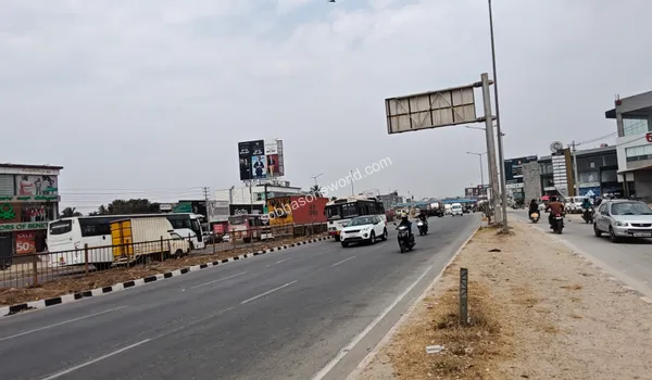 Wide main road connectivity showcasing the excellent transportation links near Sobha One World