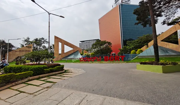 Excellent tech park infrastructure and multi lane roads facilitating smooth transit near the Sobha One World location